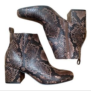 NWT Time and Tru Snakeskin Ankle Boots Booties Size 7